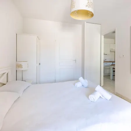 Odalys Le Petit Pont Lejlighedshotel Hourtin