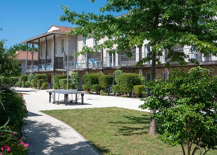 Odalys Le Petit Pont 公寓式酒店 乌尔坦湖