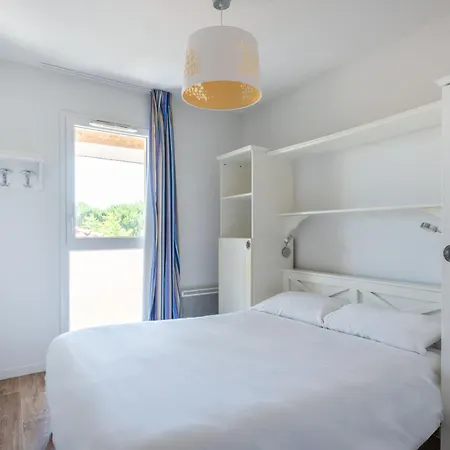 Odalys Le Petit Pont 3* هورتين