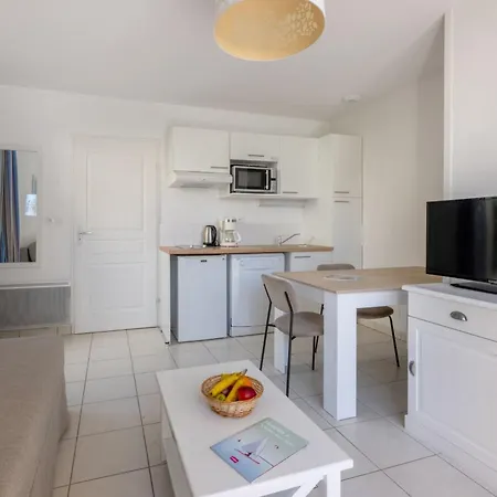 Odalys Le Petit Pont 3* オータン