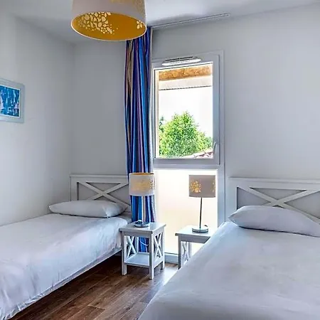 Odalys Le Petit Pont 3* オータン