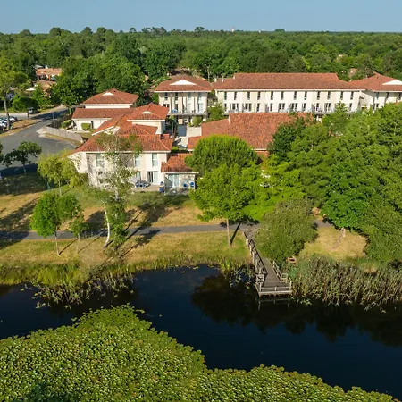 Odalys Le Petit Pont Апарт-отель 3*