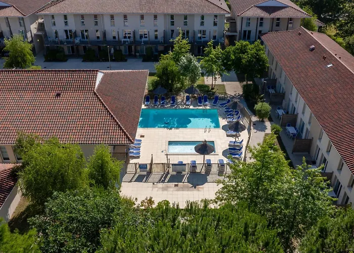 Odalys Le Petit Pont Aparthotel