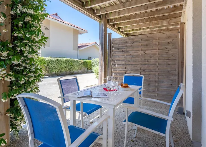 Odalys Le Petit Pont Aparthotel 3*