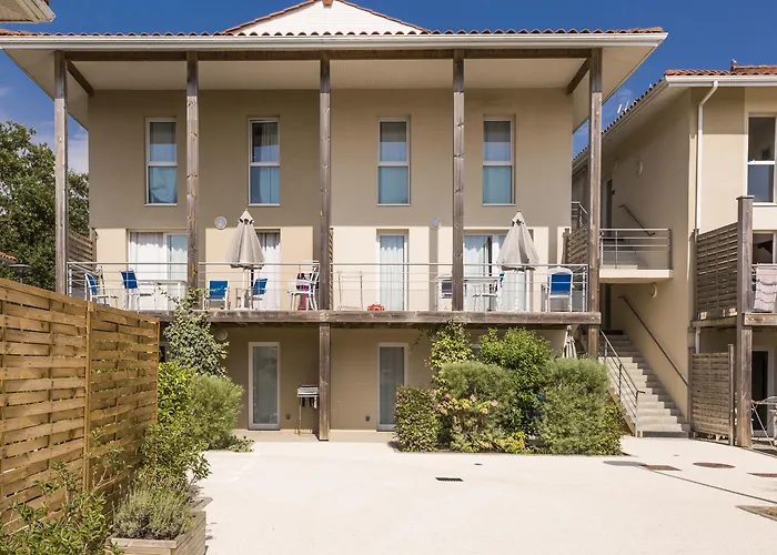 Odalys Le Petit Pont Aparthotel